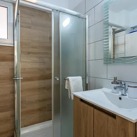 Berries 1-br In Daire