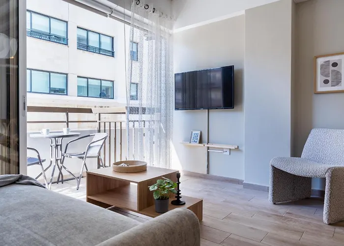 Apartment Berries 1-br In *